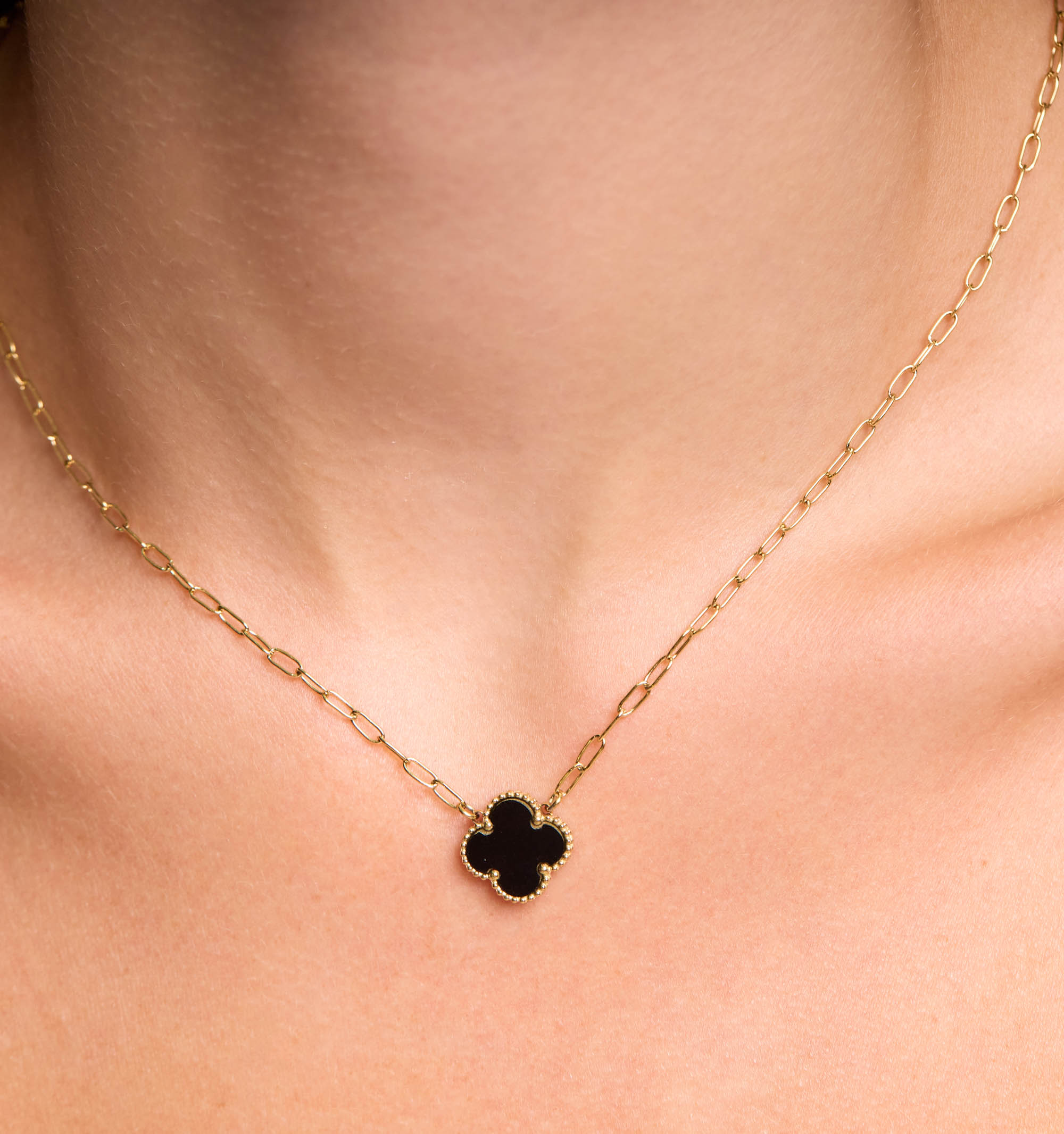 Reversible Clover Necklace - Pearl/Onyx