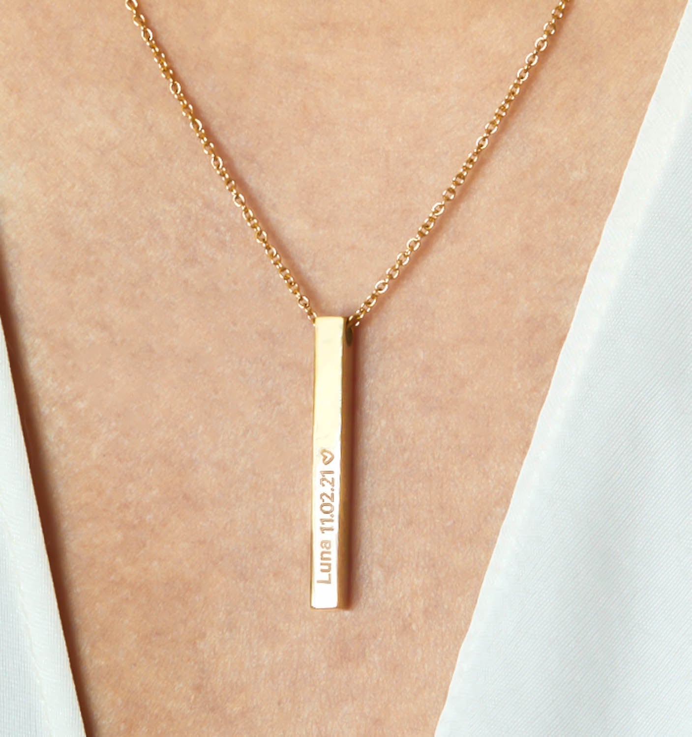 4D Bar Pendant Necklace