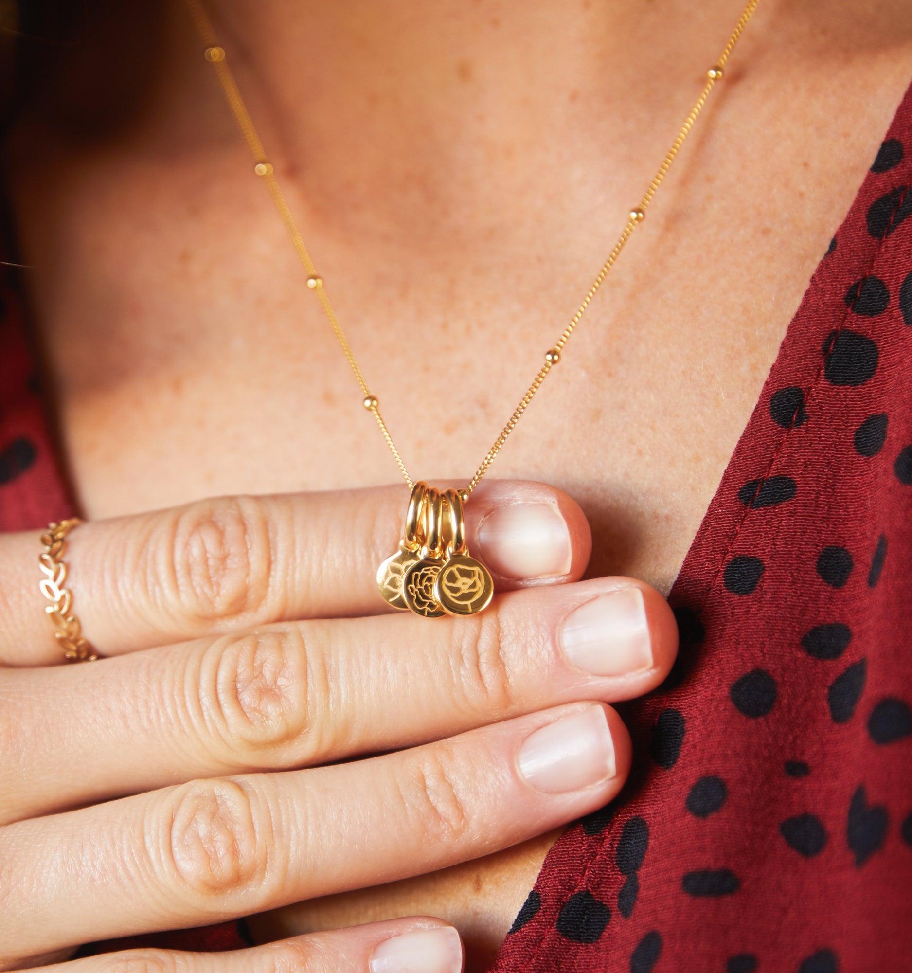 Daisy Necklace - April
